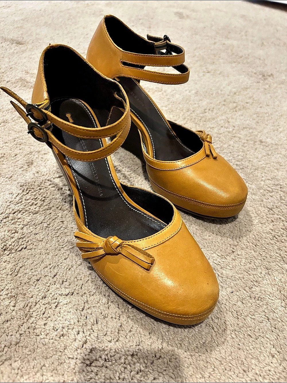 Schuler & Sons Leather-Look Wedge Pumps in Mustard Yellow